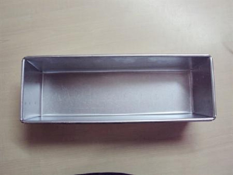 Broodblik alusteel 320 x 105 x 85 mm.